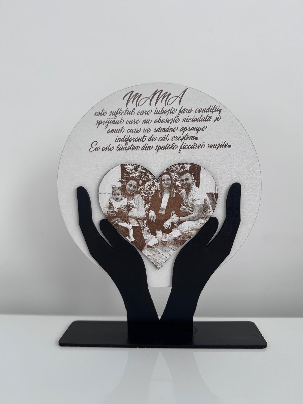 Decorațiuni mâini cu poză gravată
