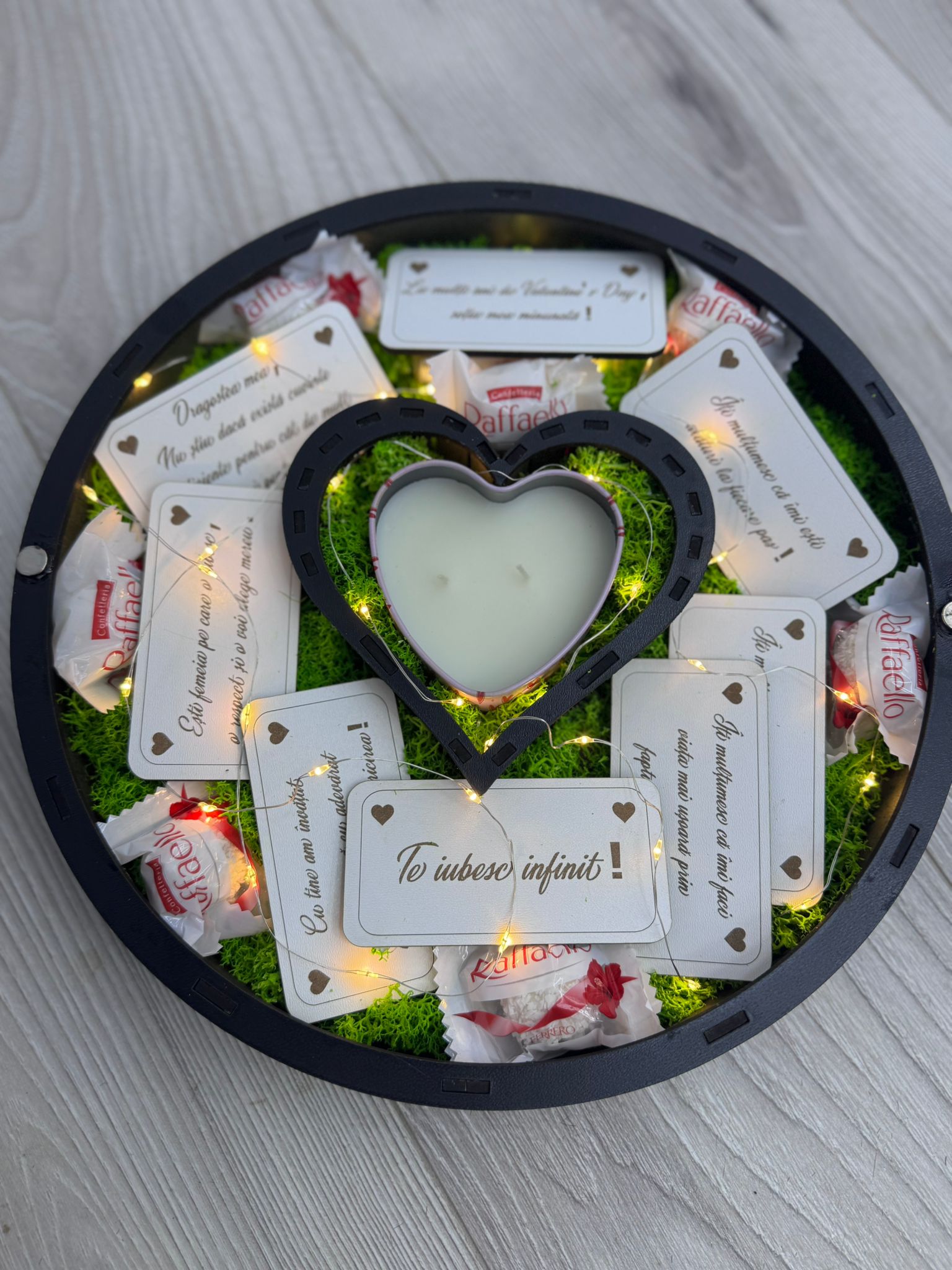Cutie rotundă cu capac si plăcuțe personalizabile